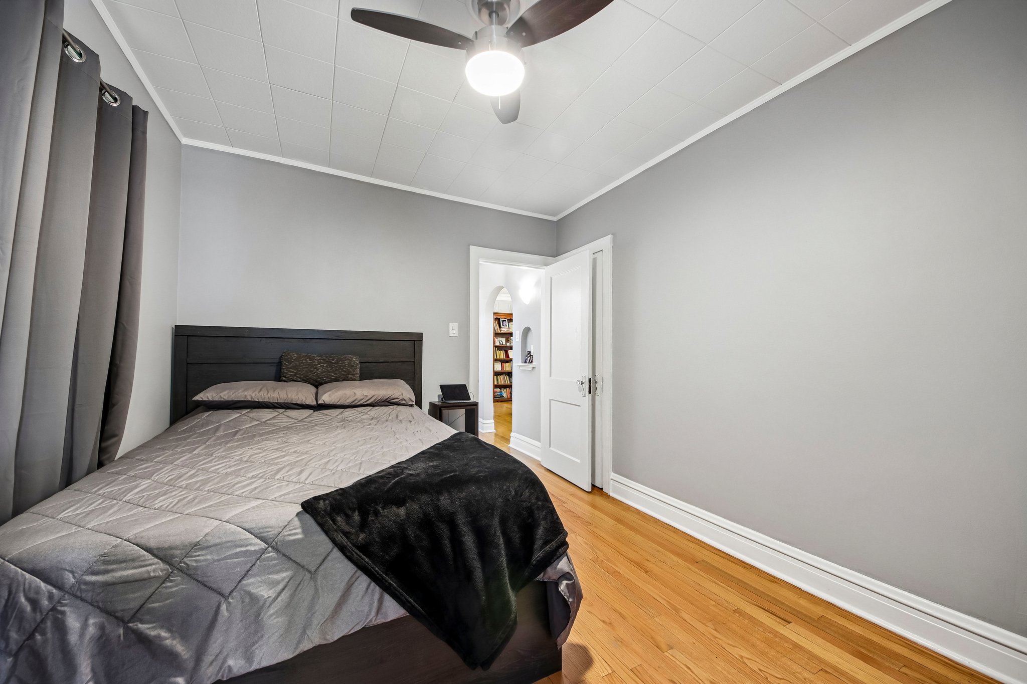 5643 N Campbell Ave Unit A-S1905-012.jpg