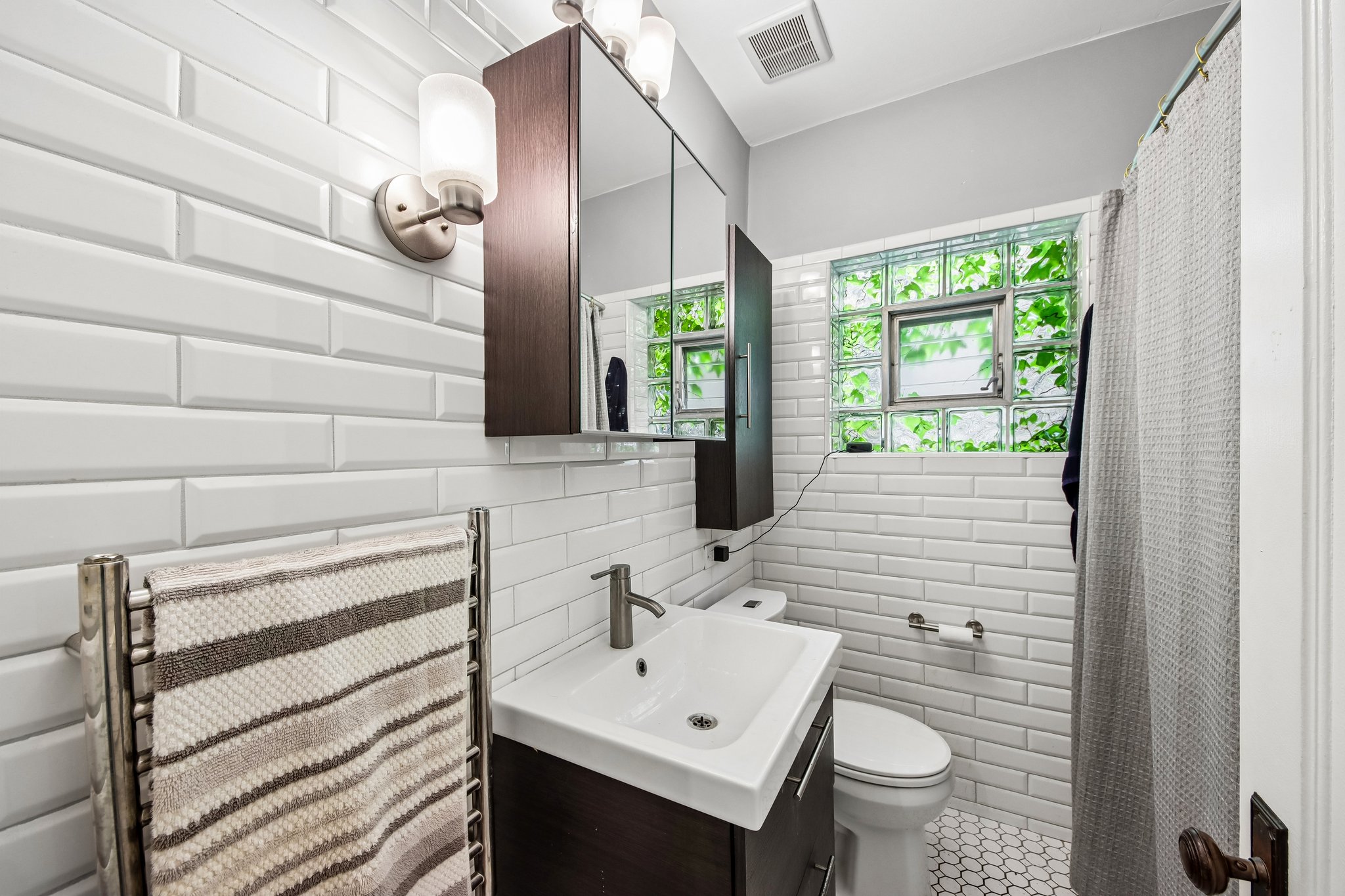 5643 N Campbell Ave Unit B-S1905-011.jpg