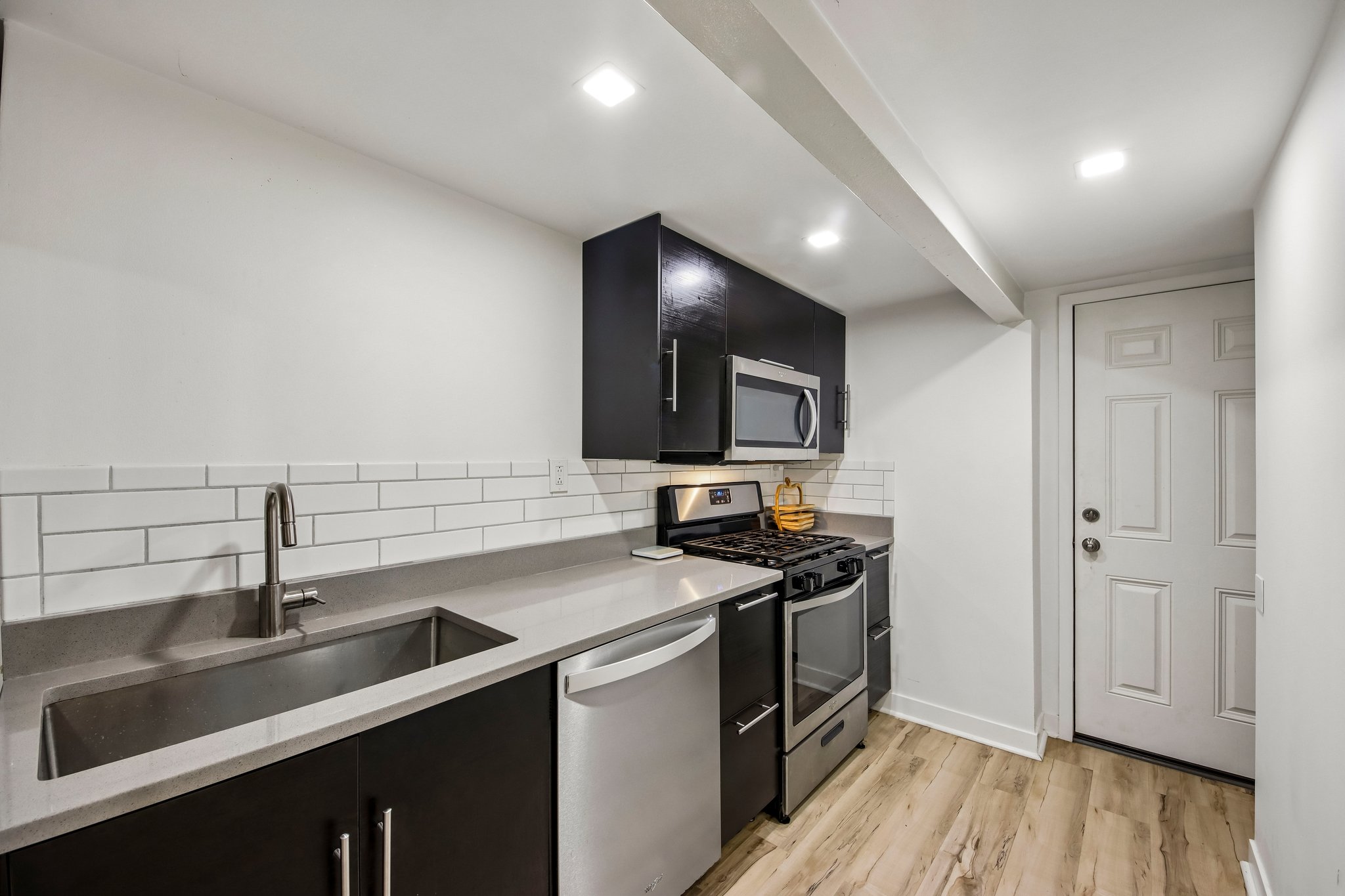 5643 N Campbell Ave Basement-S1905-010.jpg
