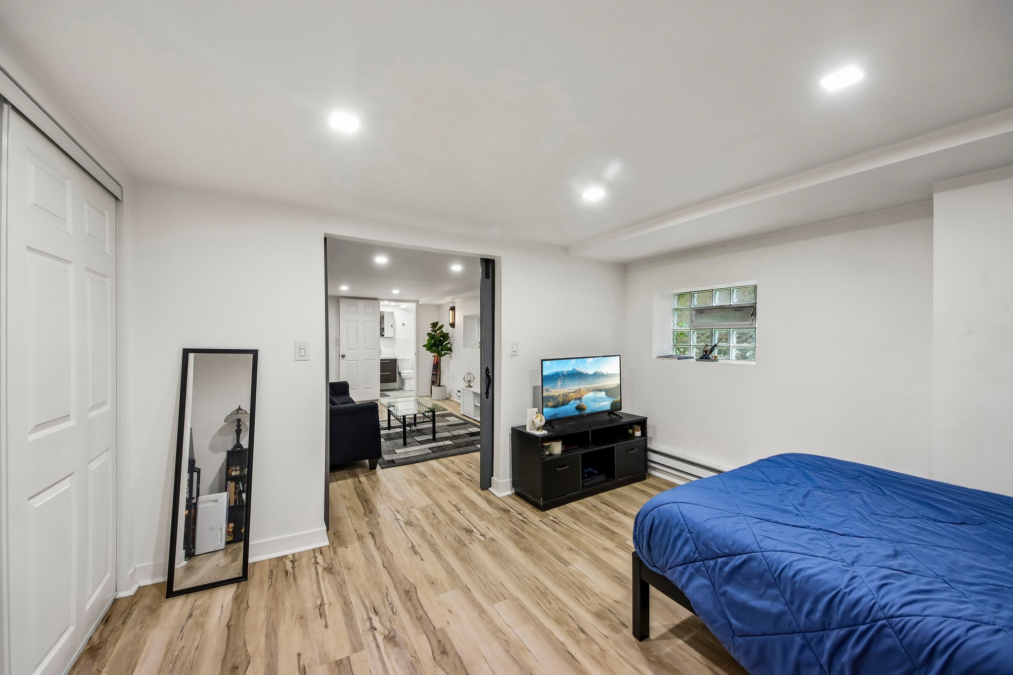 5643 N Campbell Ave Basement-S1905-014.jpg