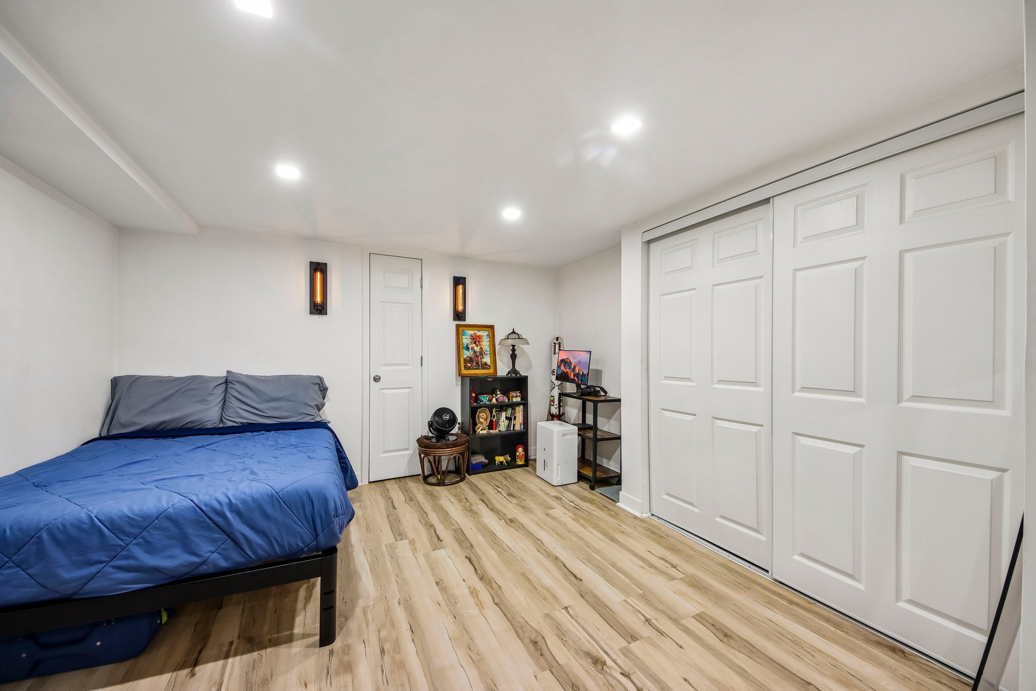 5643 N Campbell Ave Basement-S1905-015.jpg