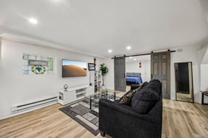 5643 N Campbell Ave Basement-S1905-008.jpg