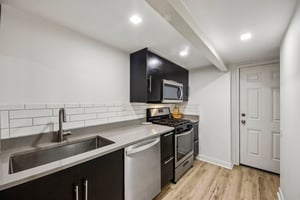 5643 N Campbell Ave Basement-S1905-010.jpg