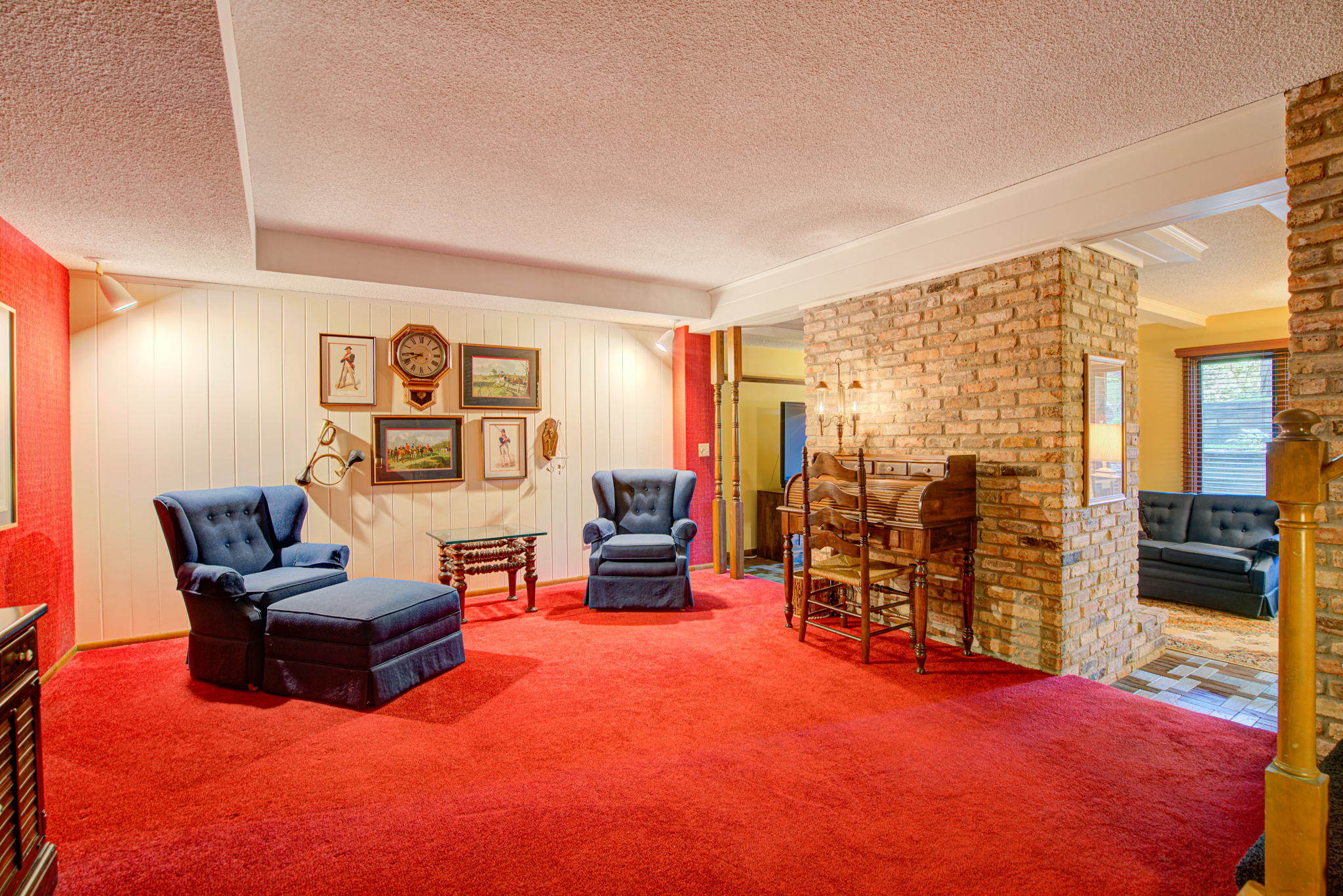 18 Family Room 1