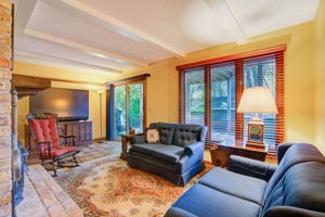19 Family Room 2