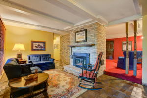 20 Family Room 3