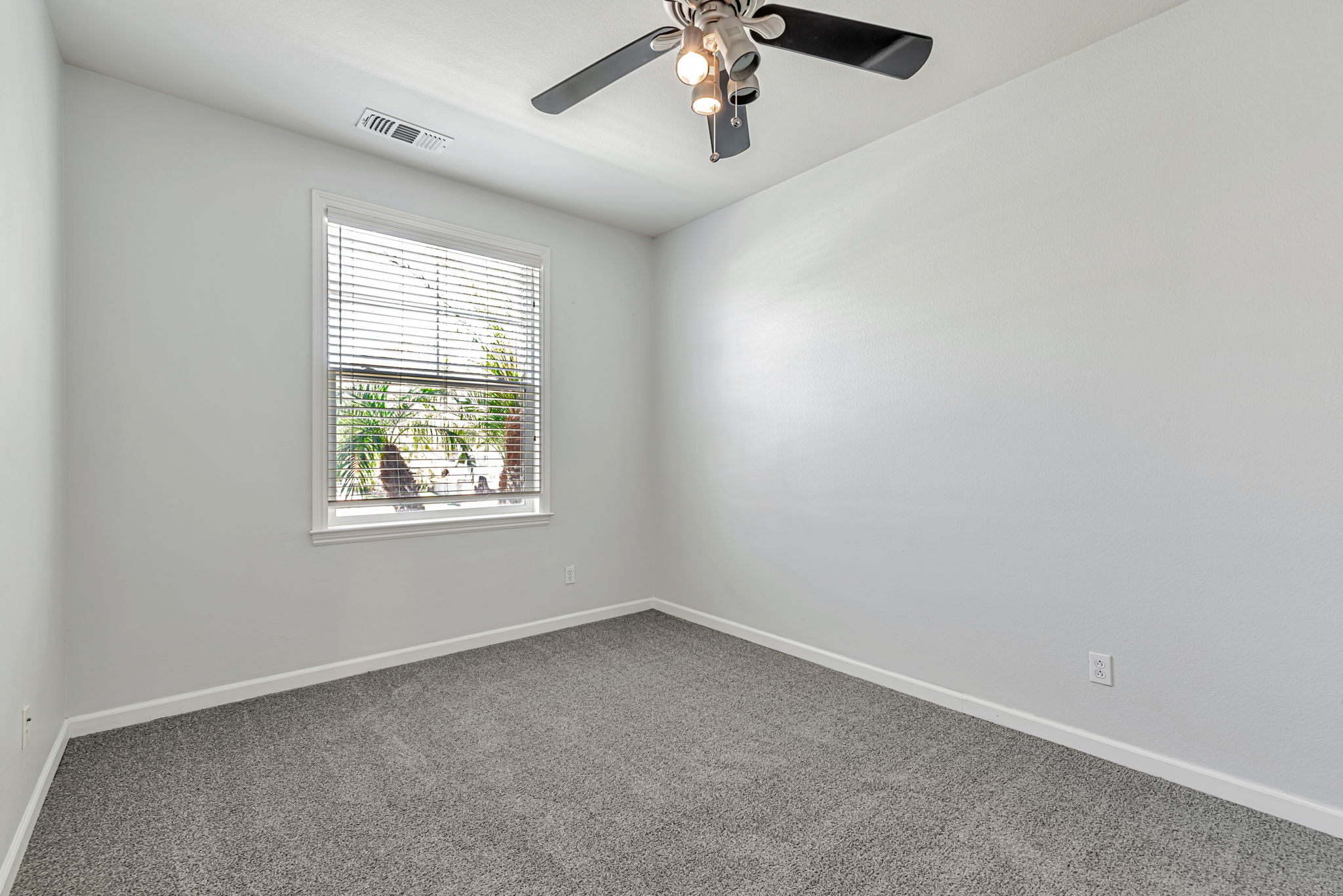 021_5647 Arcadia Cir