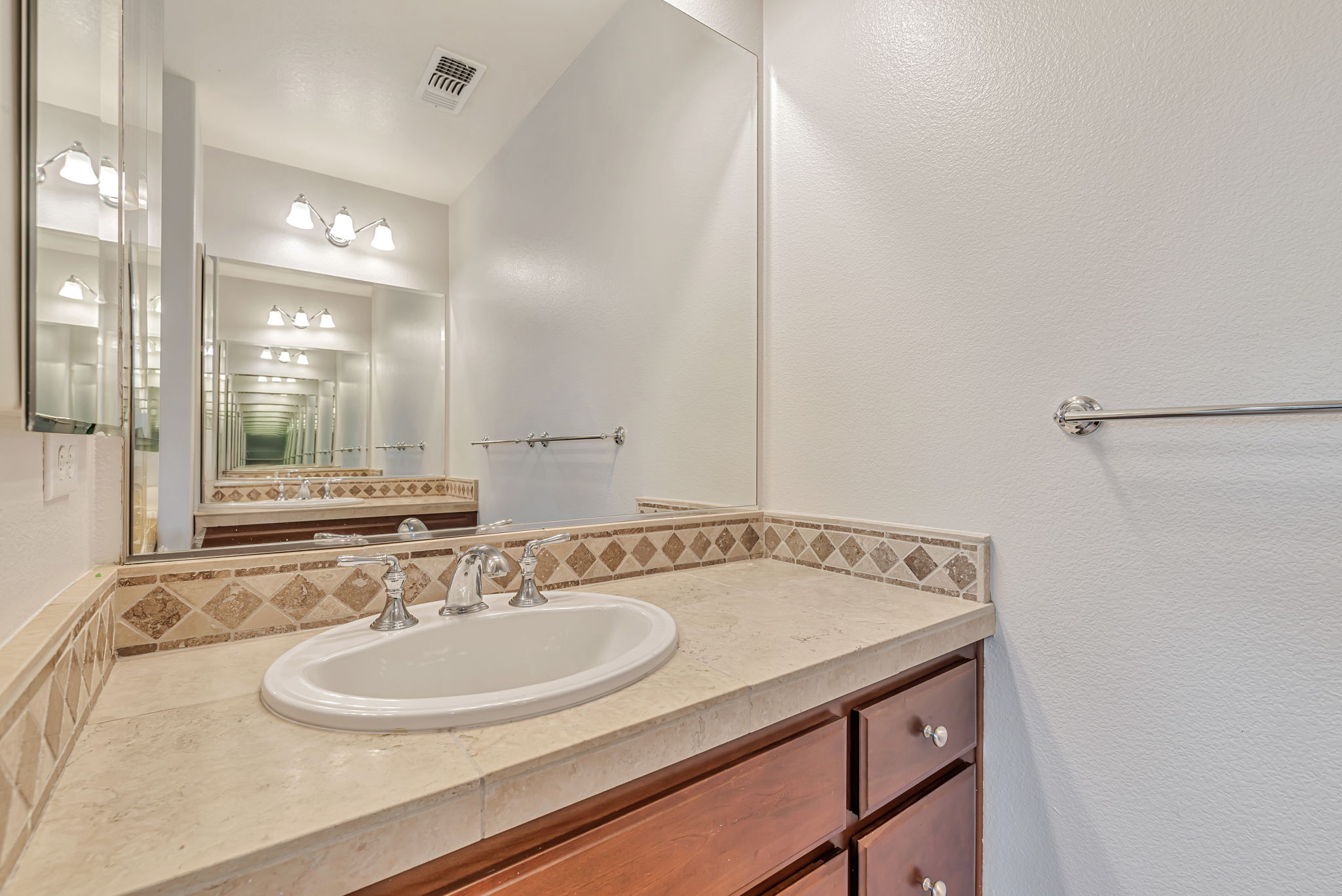 047_5647 Arcadia Cir