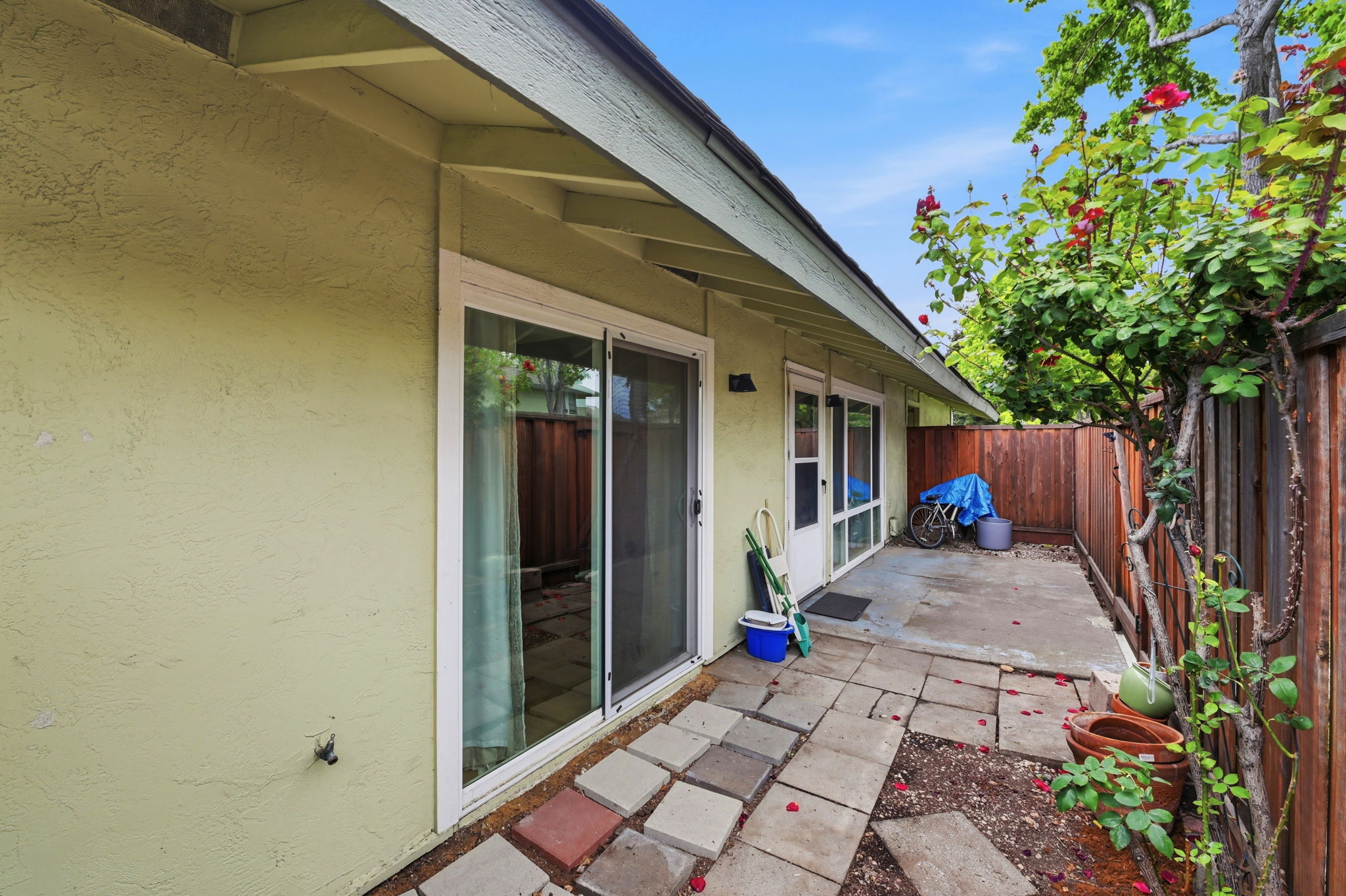 030_F8_5649 Evergreen Terrace