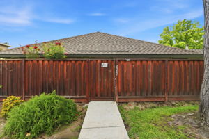 004_F8_5649 Evergreen Terrace
