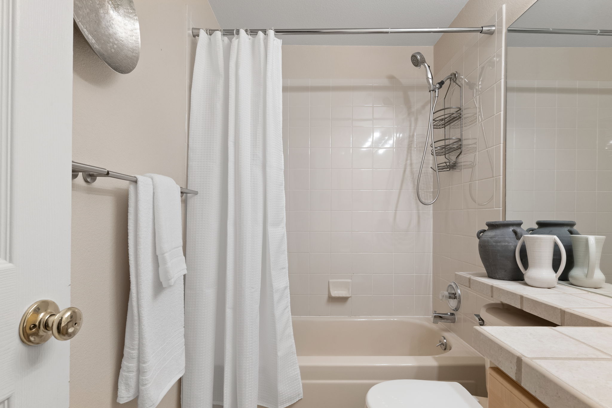 Upstairs Bath 3