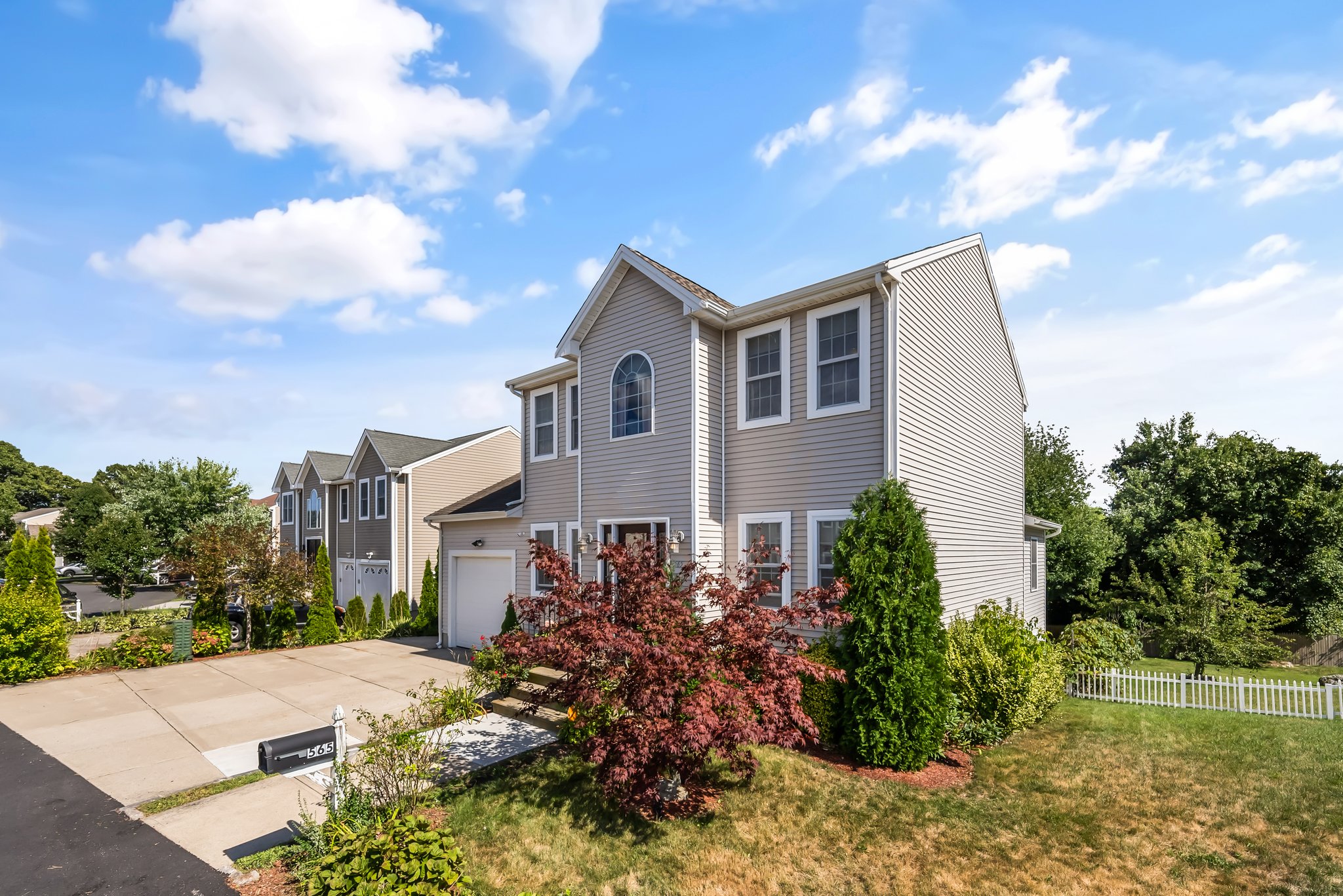 565 Detroit St, Fall River, MA 02721, USA Photo 3