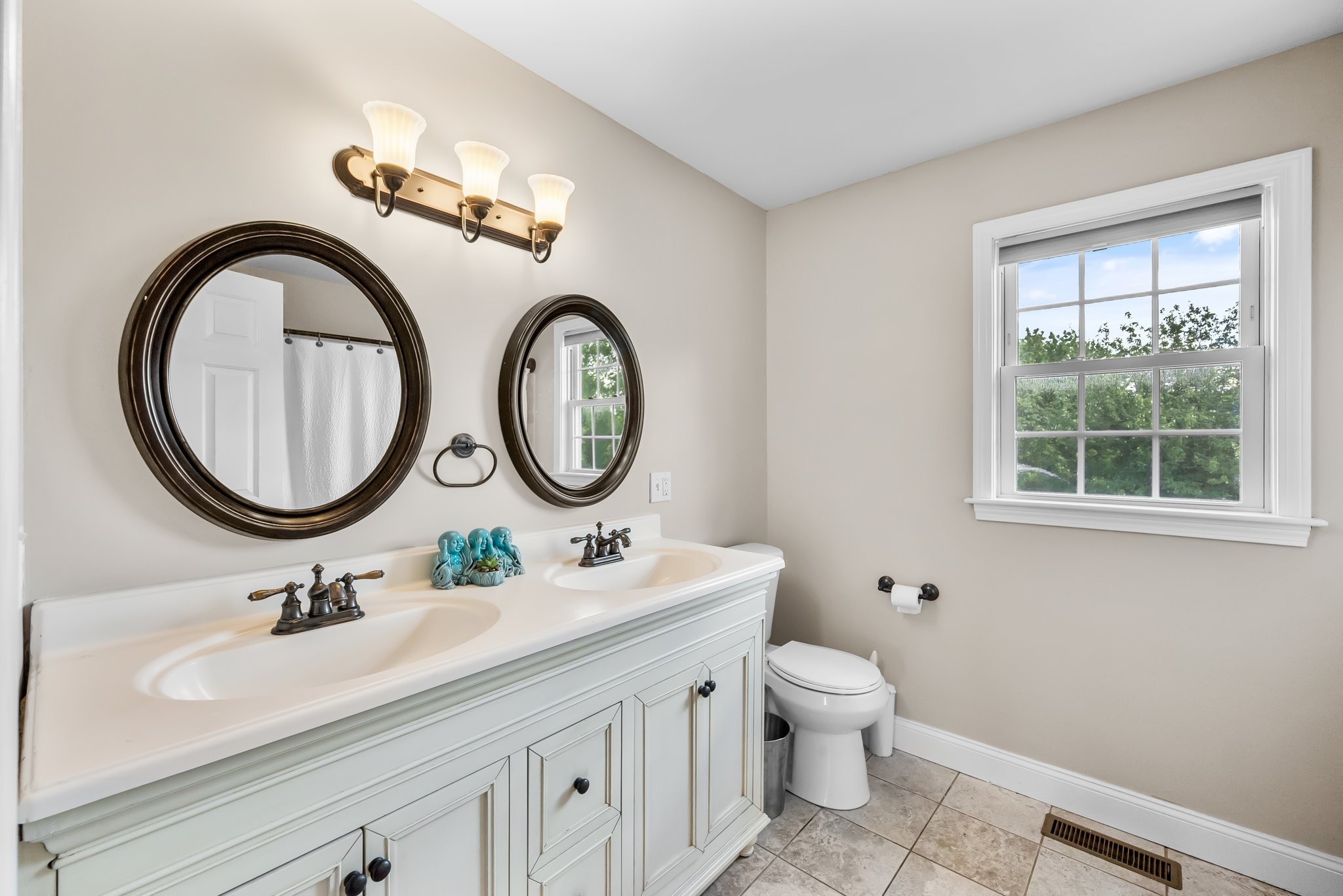 565 Detroit St, Fall River, MA 02721, USA Photo 38