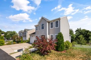 565 Detroit St, Fall River, MA 02721, USA Photo 2