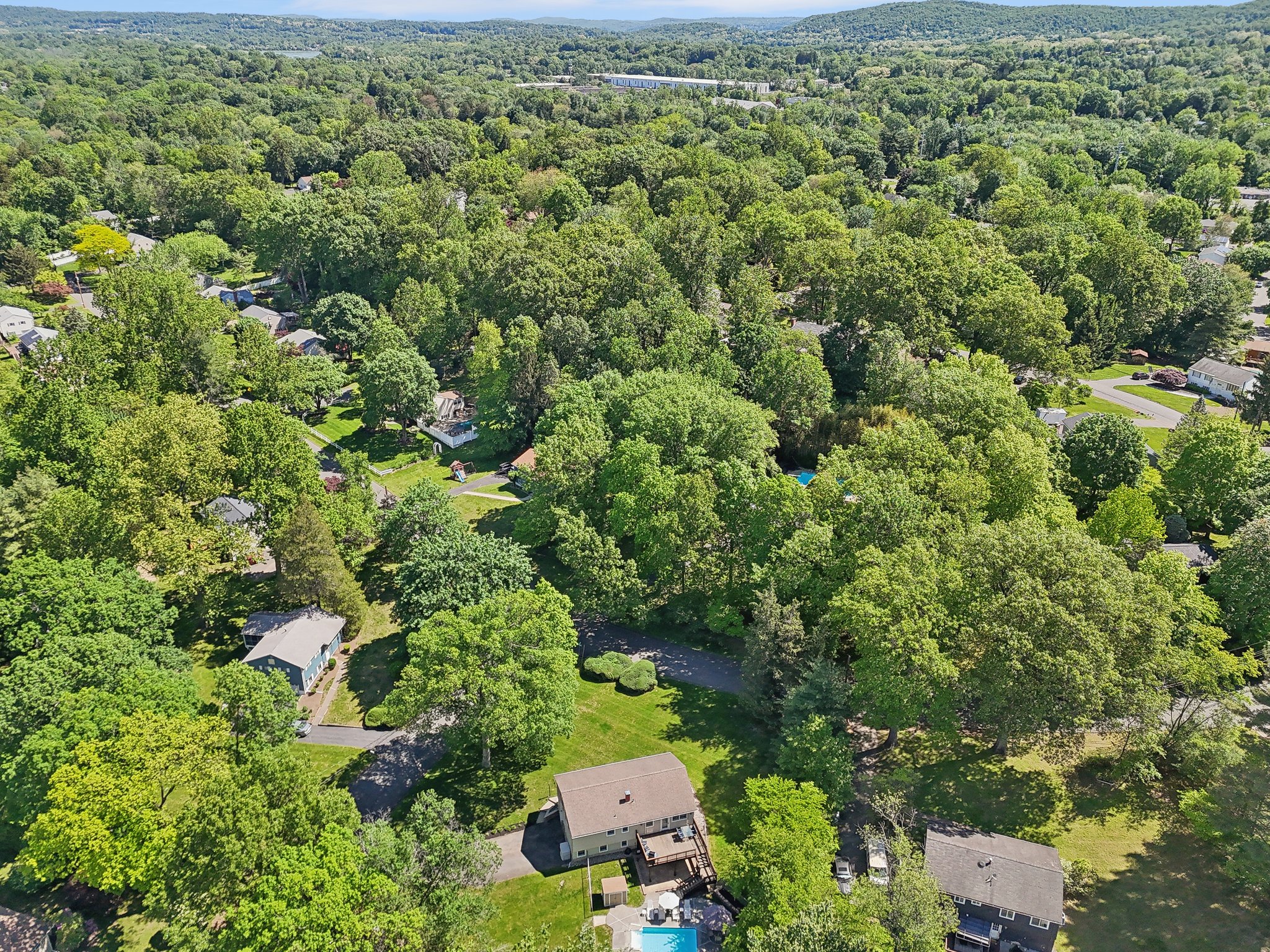 Millburn Ct-2105-089.jpg