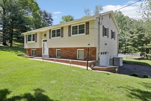 Millburn Ct-2105-006.jpg