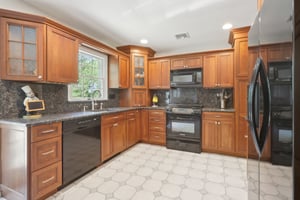 Millburn Ct-2105-025.jpg