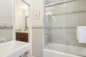 Millburn Ct-2105-042.jpg
