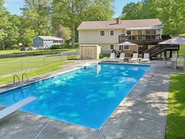 Millburn Ct-2105-066.jpg