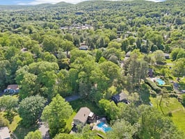 Millburn Ct-2105-076.jpg