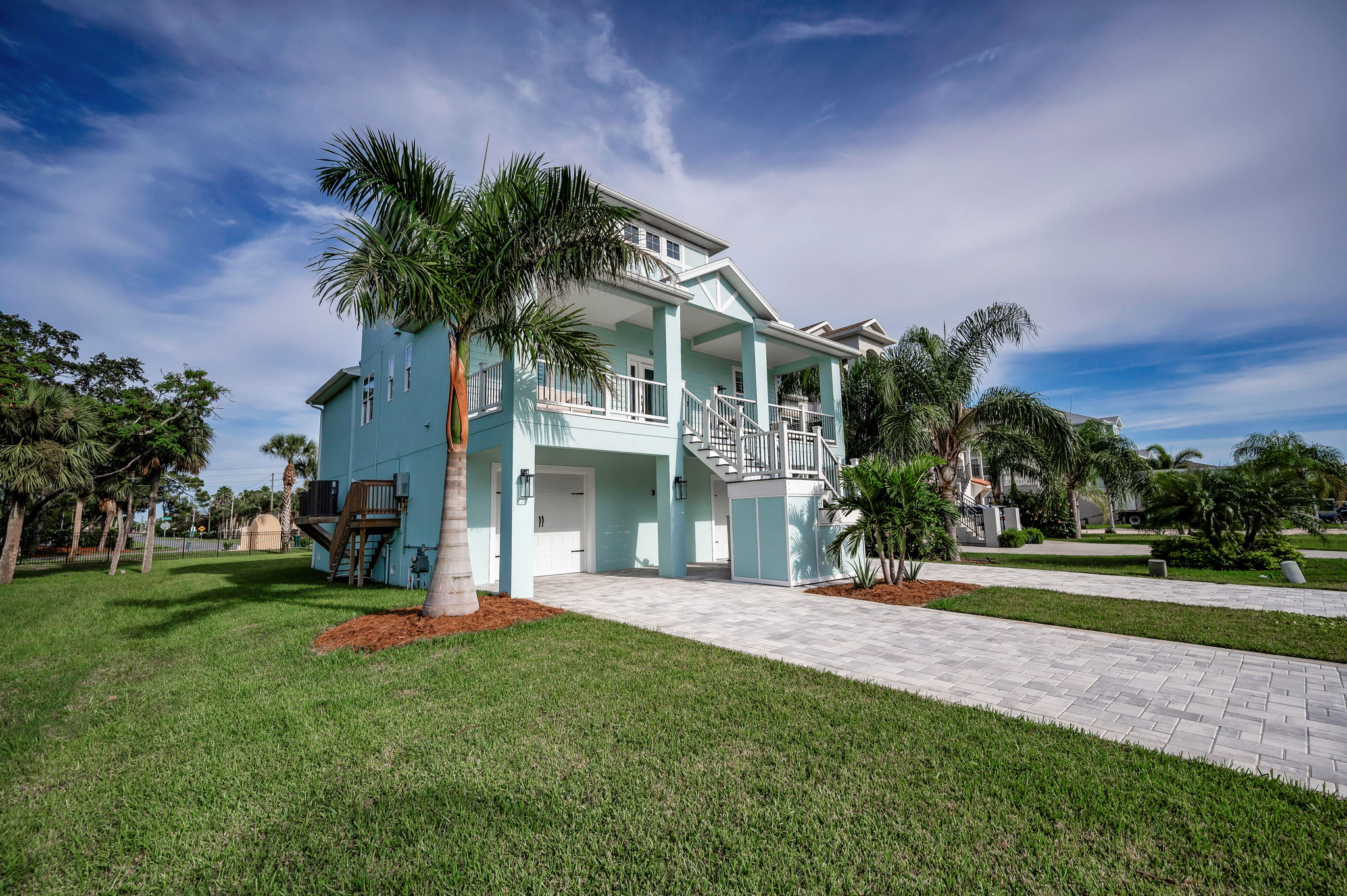 Front Exterior4