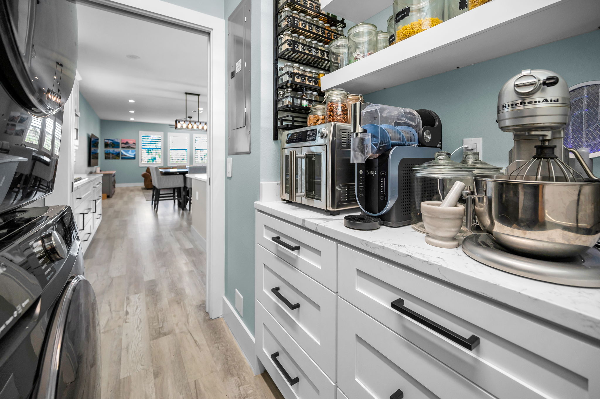 Pantry and Laundry Room4