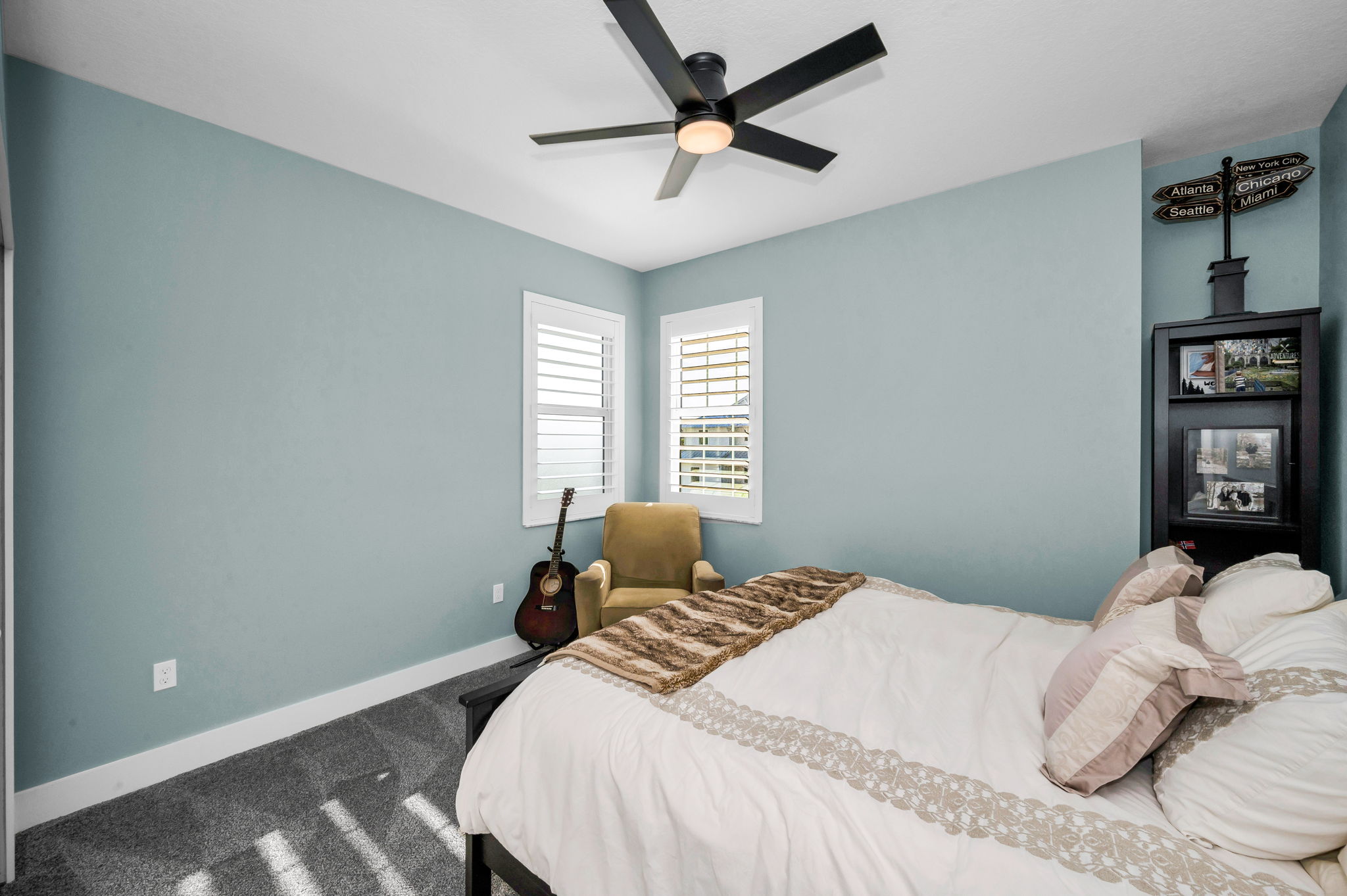 Upper Level Bedroom2a