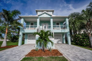 Front Exterior5