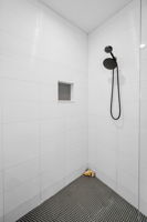 Primary Bathroom1c