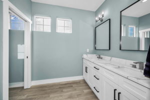 Upper Level Bathroom2a