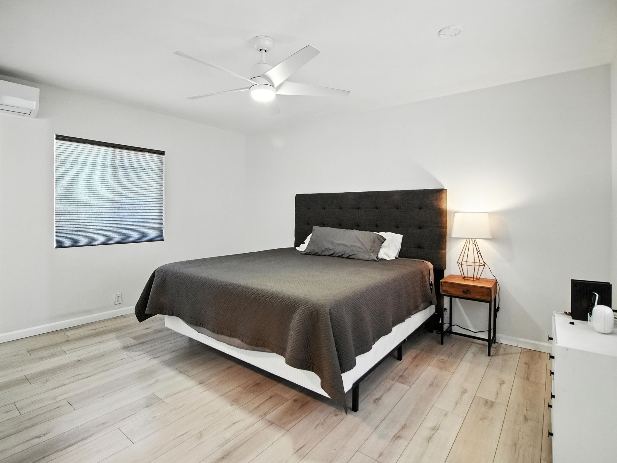 Primary Bedroom w/ Ensuite Bathroom