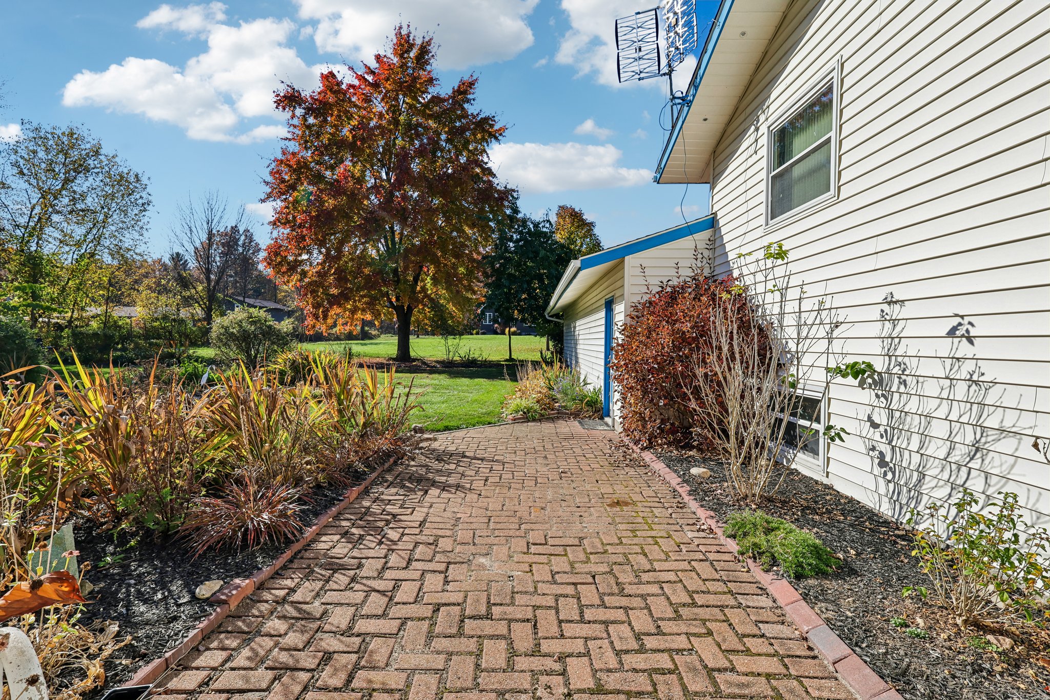 Everett Rd-S2910-055.jpg