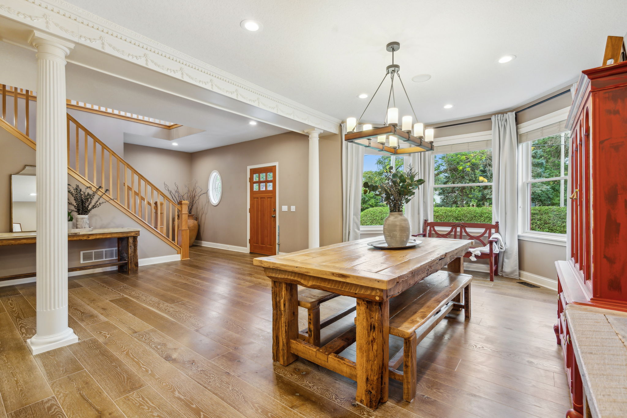 Foyer/Dining Room