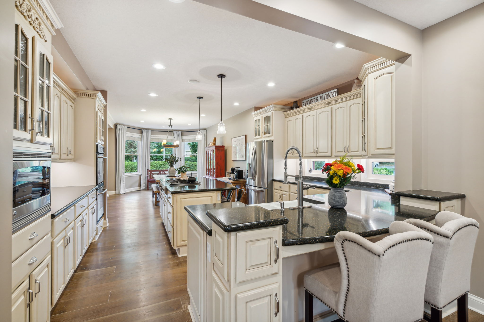 Kitchen/Breakfast Bar