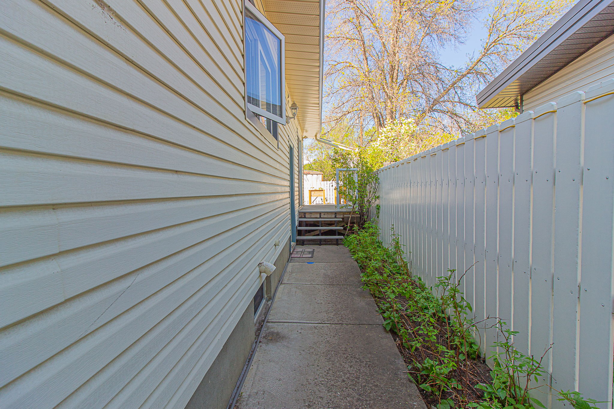  566 12 St NE, Medicine Hat, AB T1A 5V2, US Photo 31