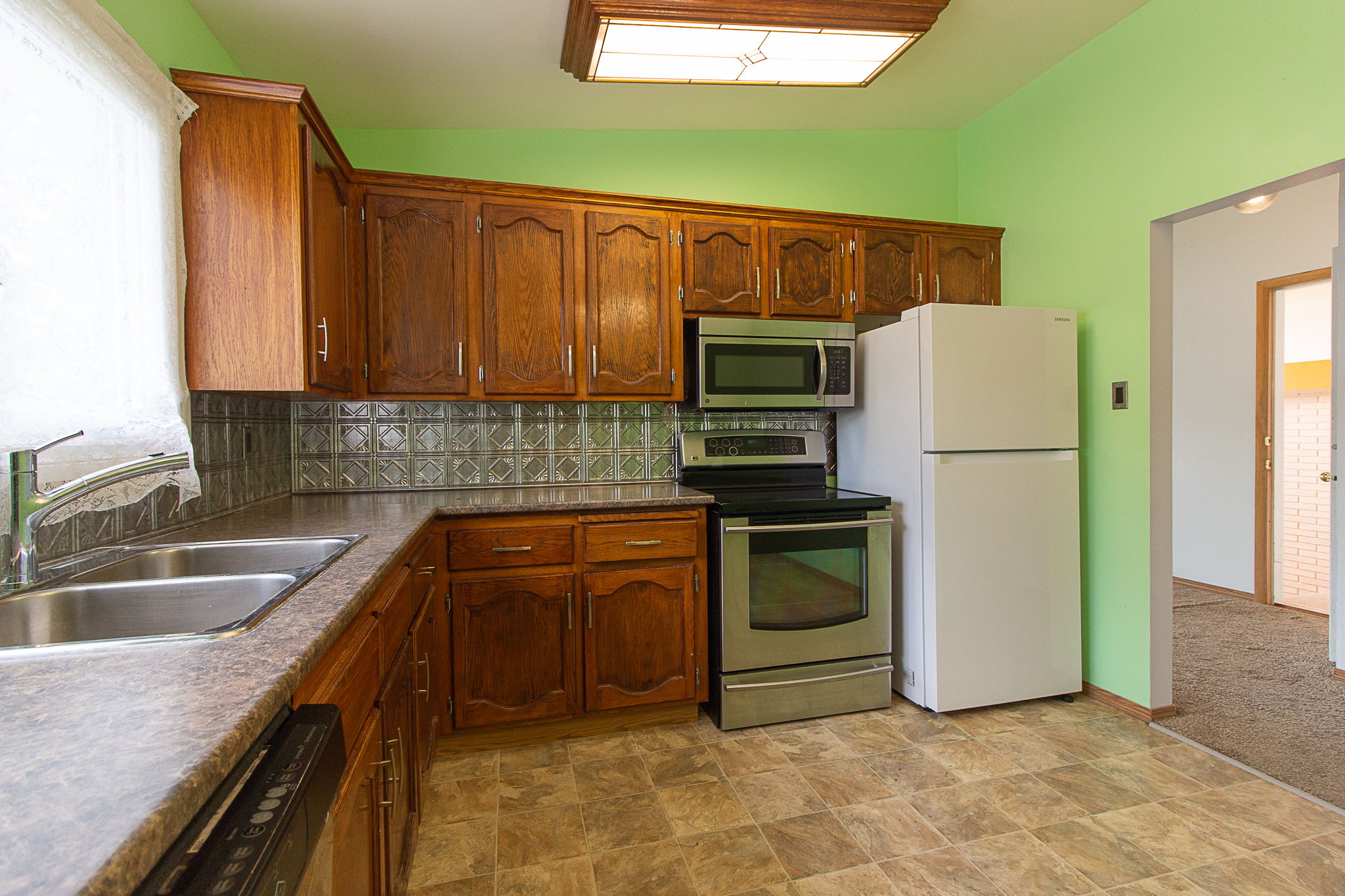  566 12 St NE, Medicine Hat, AB T1A 5V2, US Photo 17