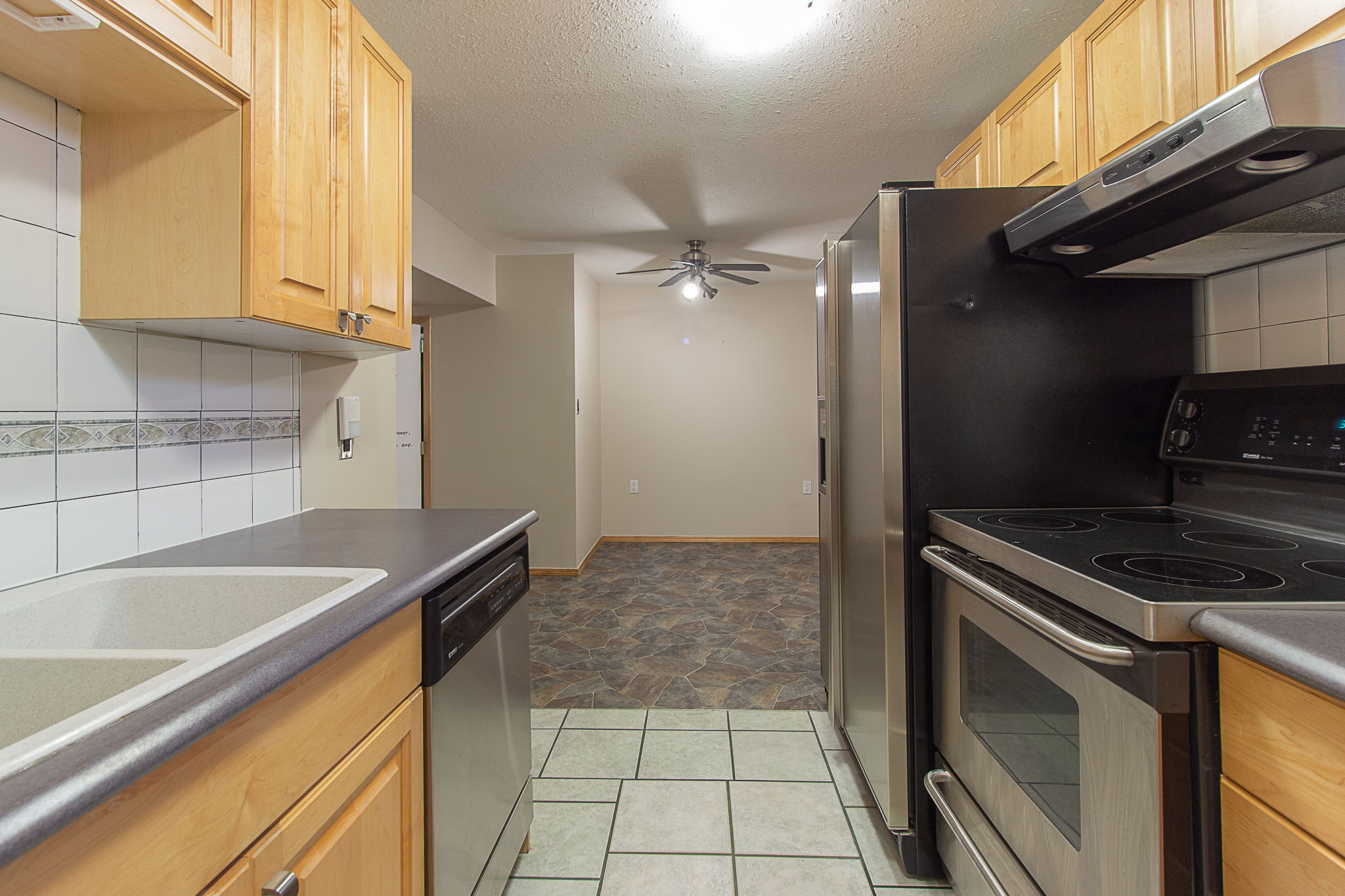  566 12 St NE, Medicine Hat, AB T1A 5V2, US Photo 41