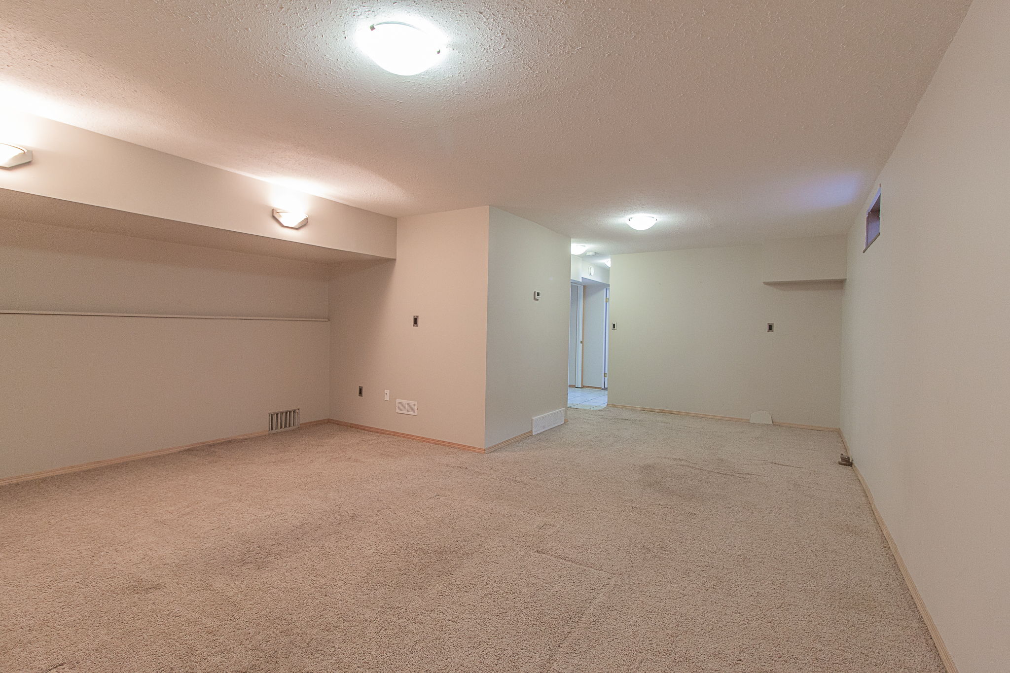  566 12 St NE, Medicine Hat, AB T1A 5V2, US Photo 36