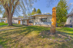  566 12 St NE, Medicine Hat, AB T1A 5V2, US Photo 0