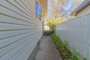  566 12 St NE, Medicine Hat, AB T1A 5V2, US Photo 30