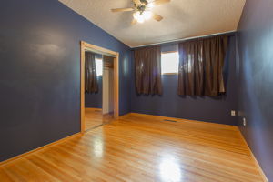  566 12 St NE, Medicine Hat, AB T1A 5V2, US Photo 18