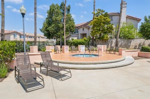 E Stephanie Dr-2904-905.jpg