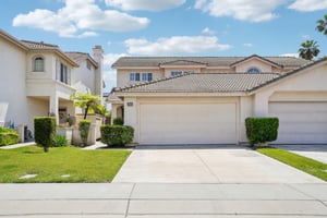 E Stephanie Dr-2904-002.jpg
