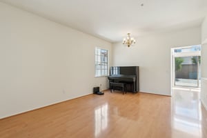 E Stephanie Dr-2904-004.jpg