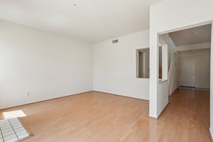 E Stephanie Dr-2904-008.jpg