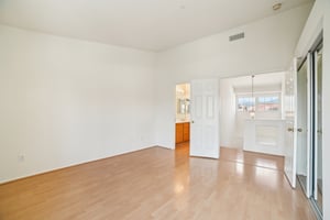 E Stephanie Dr-2904-017.jpg