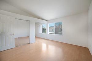 E Stephanie Dr-2904-019.jpg