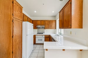 - 566 E Stephanie Dr-3005-008.jpg