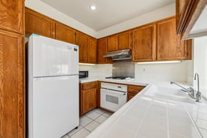 - 566 E Stephanie Dr-3005-009.jpg