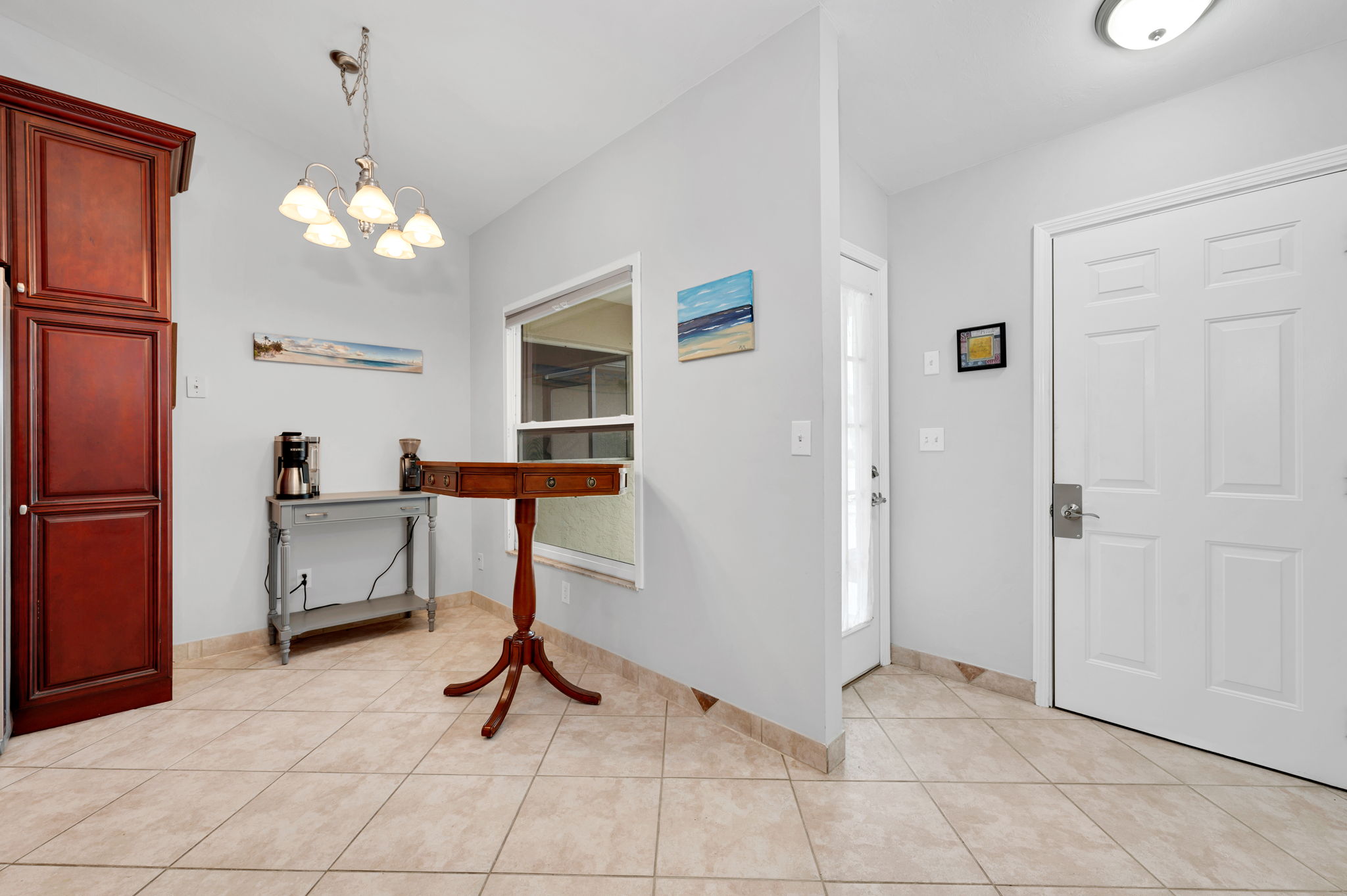 Eat in Kitchen - Foyer